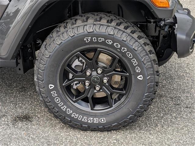 Photo of 2025 Granite Crystal Clearcoat Metallic Jeep Gladiator