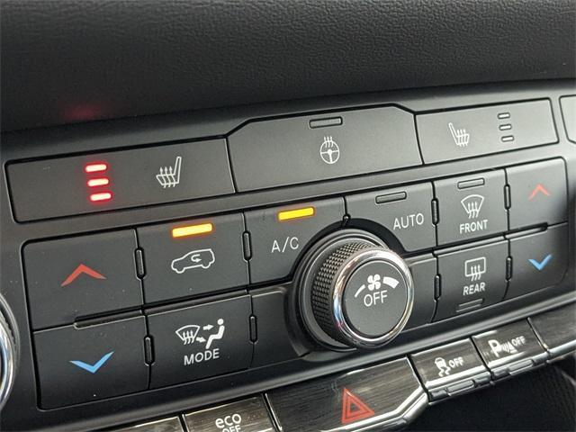 Photo of 2025 Octane Red Pearlcoat Dodge Durango