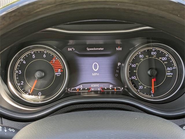 Photo of 2019 Light Brownstone Pearlcoat Jeep Cherokee