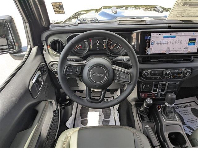 Photo of 2025 Black Clearcoat Jeep Gladiator