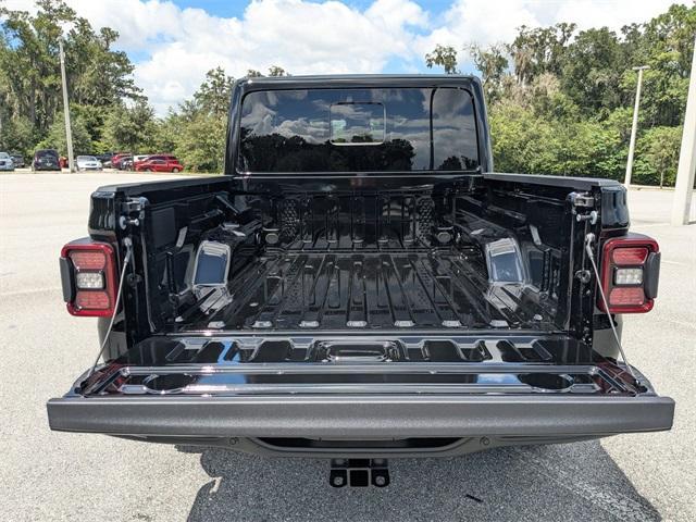 Photo of 2025 Black Clearcoat Jeep Gladiator