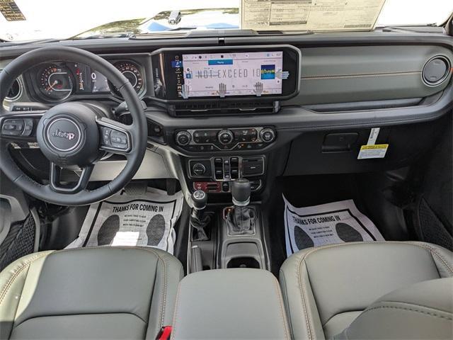 Photo of 2025 Black Clearcoat Jeep Gladiator