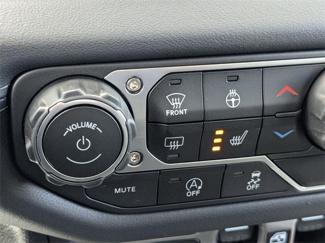 Photo of 2025 Black Clearcoat Jeep Gladiator