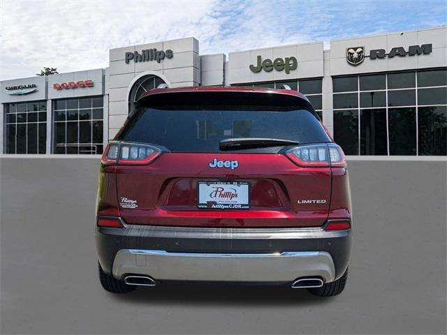 Photo of 2021 Velvet Red Pearlcoat Jeep Cherokee