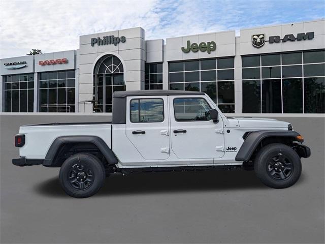 Photo of 2025 Bright White Clearcoat Jeep Gladiator
