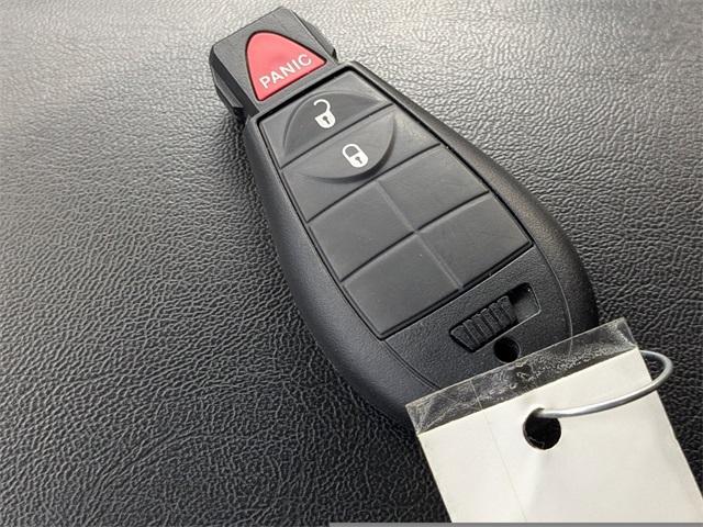 Photo of 2019 Bright White Clearcoat Jeep Cherokee