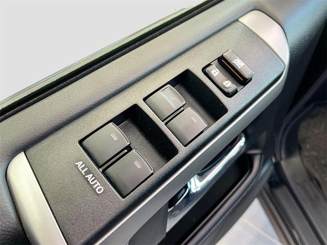 Photo of 2023 Midnight Black Metallic Toyota 4Runner