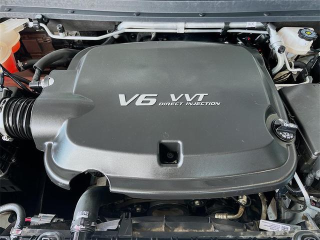 Photo of 2022 Summit White Chevrolet Colorado