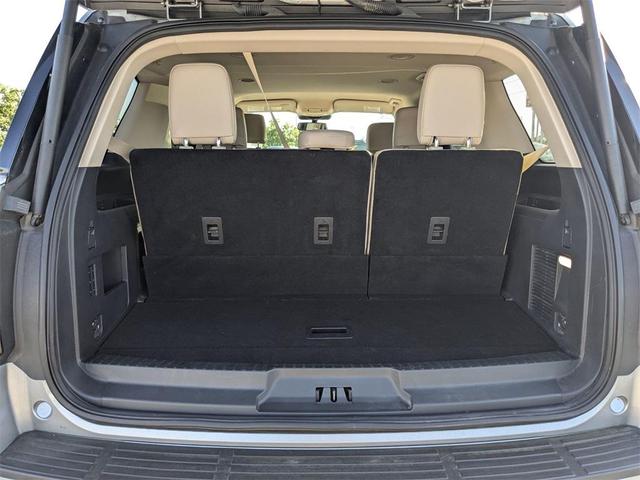 Photo of 2024 Iconic Silver Metallic Ford Expedition