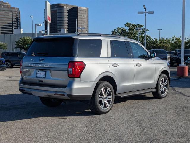 Photo of 2024 Iconic Silver Metallic Ford Expedition