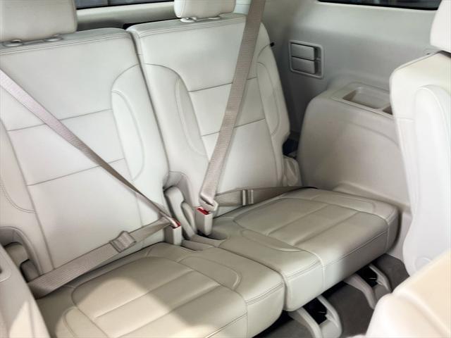 Photo of 2021 Cayenne Red Tintcoat GMC Acadia