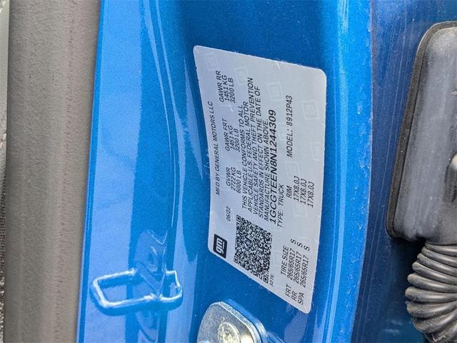 Photo of 2022 Bright Blue Metallic Chevrolet Colorado