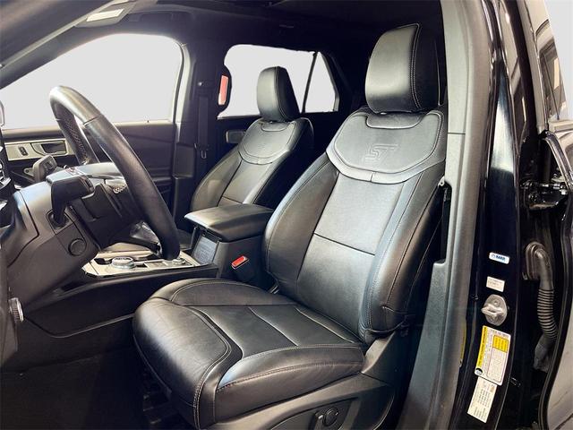 Photo of 2023 Agate Black Metallic Ford Explorer