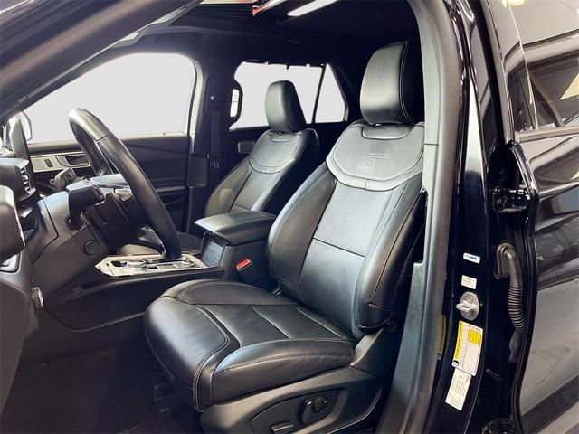 Photo of 2023 Agate Black Metallic Ford Explorer