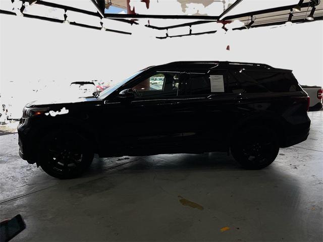 Photo of 2023 Agate Black Metallic Ford Explorer