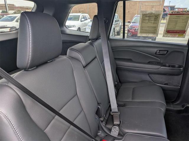 Photo of 2023 Crystal Black Pearl Honda Passport
