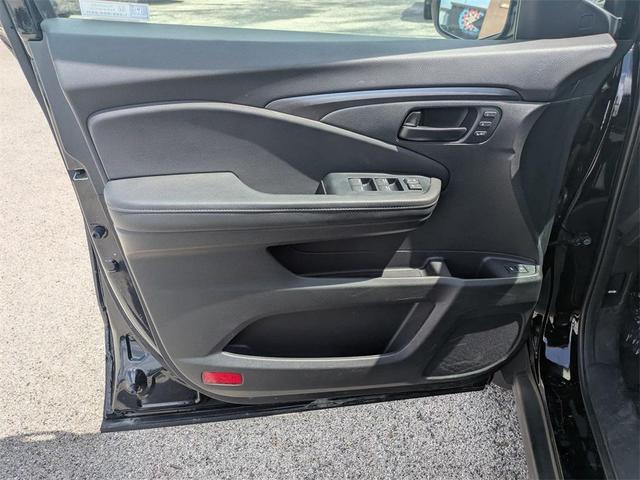 Photo of 2023 Crystal Black Pearl Honda Passport