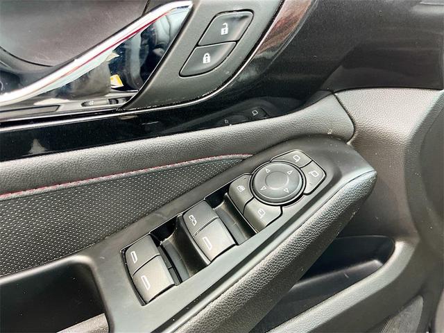 Photo of 2023 Mosaic Black Metallic Chevrolet Traverse