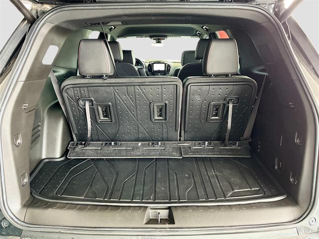 Photo of 2023 Mosaic Black Metallic Chevrolet Traverse