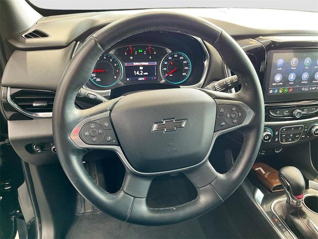 Photo of 2023 Mosaic Black Metallic Chevrolet Traverse