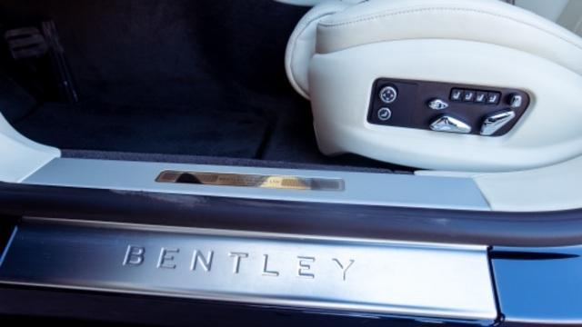 Photo of 2021 Onyx Black Bentley Flying Spur