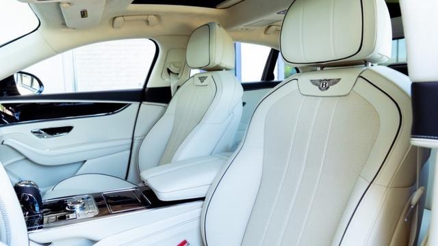 Photo of 2021 Onyx Black Bentley Flying Spur