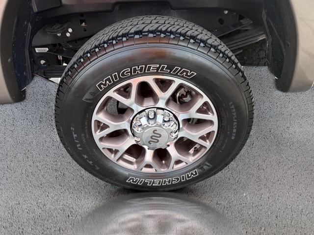 Photo of 2022 Agate Black Metallic Ford F-250