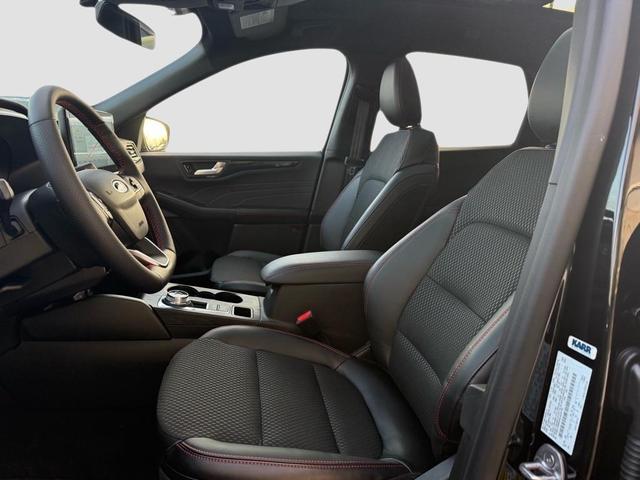 Photo of 2025 Agate Black Metallic Ford Escape