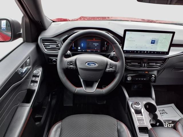 Photo of 2023 Rapid Red Metallic Tinted Clearcoat Ford Escape