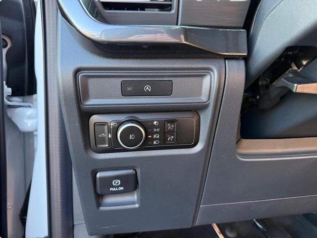 Photo of 2025 Oxford White Ford F-150