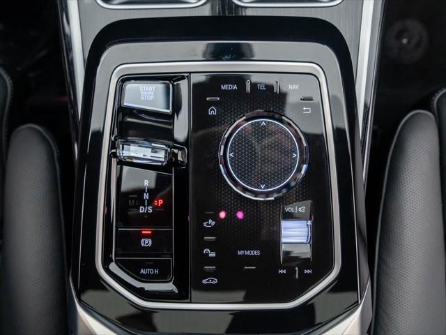 Photo of 2024 Brooklyn Grey Metallic BMW 760