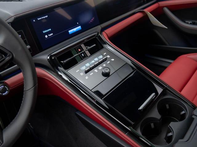 Photo of 2025 Carrara White Metallic Porsche Panamera