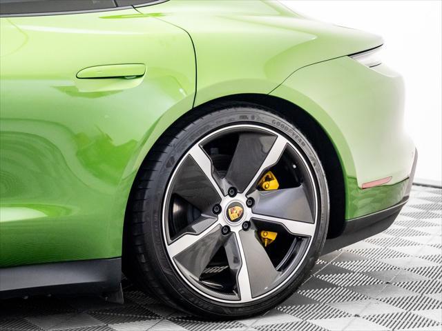 Photo of 2023 Mamba Green Metallic Porsche Taycan