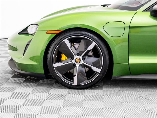 Photo of 2023 Mamba Green Metallic Porsche Taycan