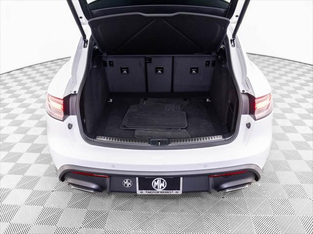 Photo of 2025 White Porsche Macan