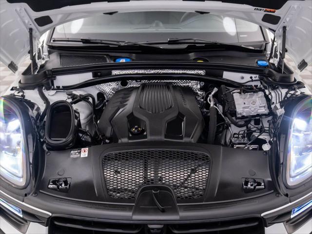 Photo of 2025 White Porsche Macan