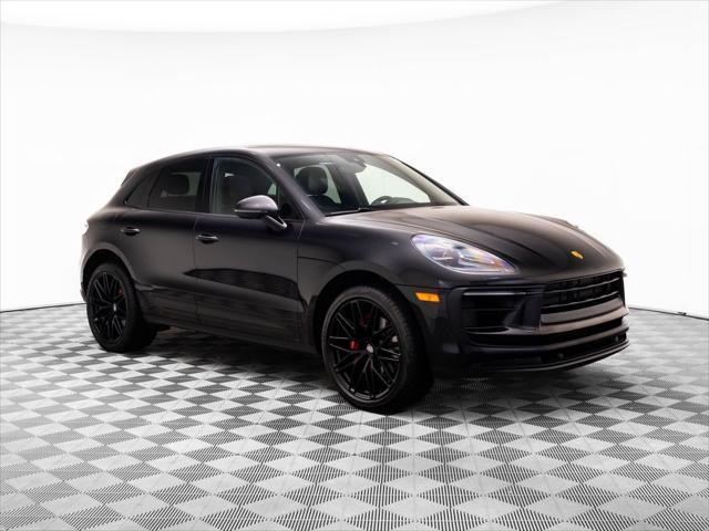 Photo of 2022 Black Porsche Macan
