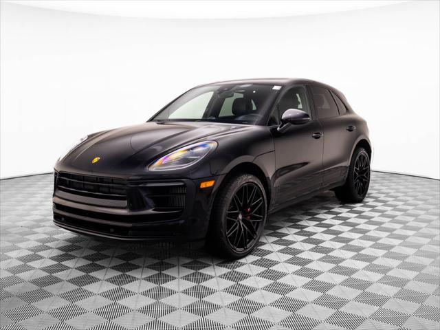 Photo of 2022 Black Porsche Macan