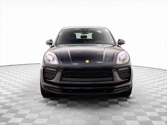 Photo of 2022 Black Porsche Macan
