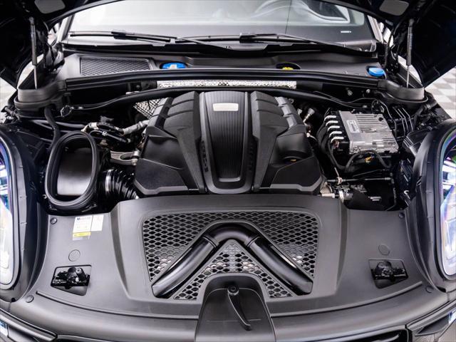 Photo of 2022 Black Porsche Macan