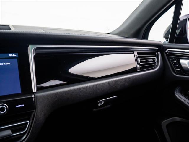 Photo of 2022 Black Porsche Macan