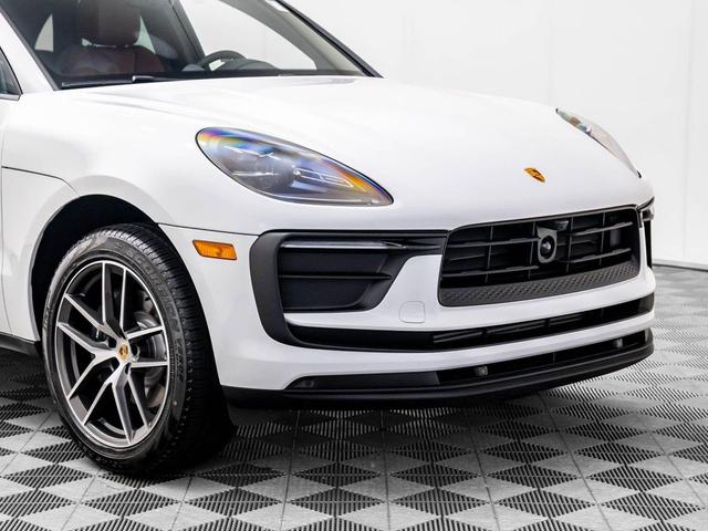 Photo of 2025 White Porsche Macan