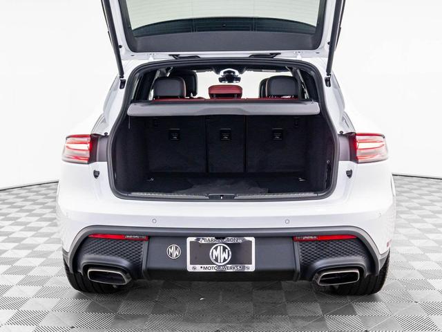 Photo of 2025 White Porsche Macan