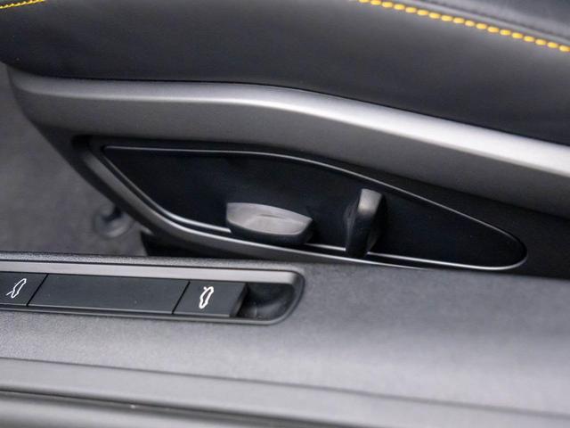Photo of 2023 Arctic Grey Porsche 911