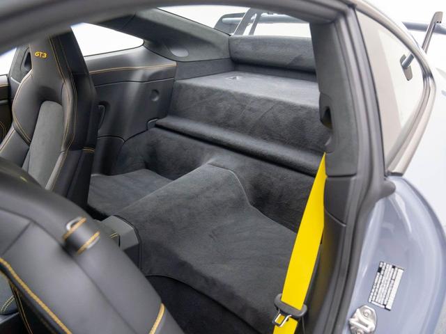 Photo of 2023 Arctic Grey Porsche 911