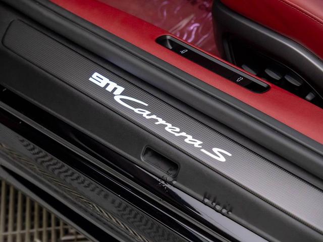 Photo of 2024 Black Porsche 911