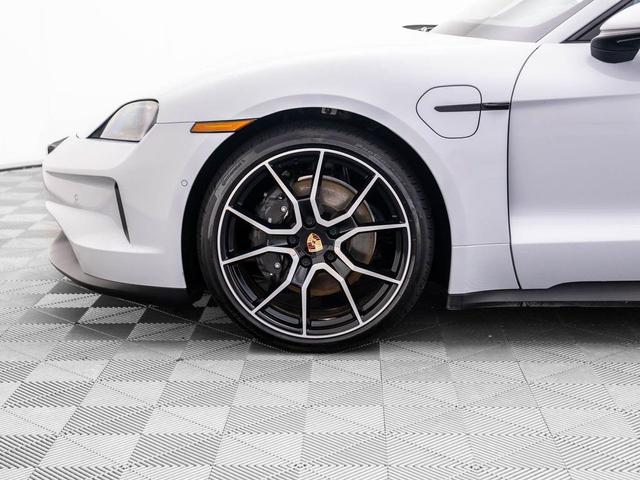 Photo of 2025 Gray Porsche Taycan