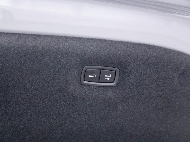 Photo of 2025 Gray Porsche Taycan
