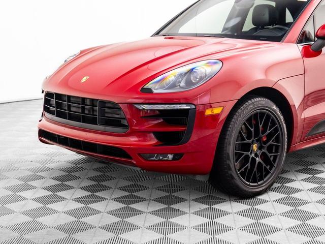 Photo of 2017 Carmine Red Porsche Macan