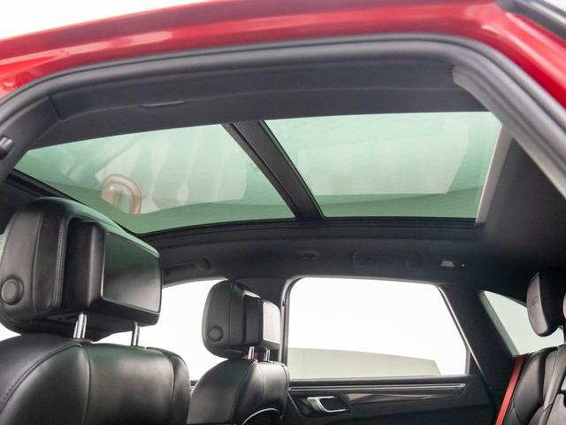 Photo of 2017 Carmine Red Porsche Macan